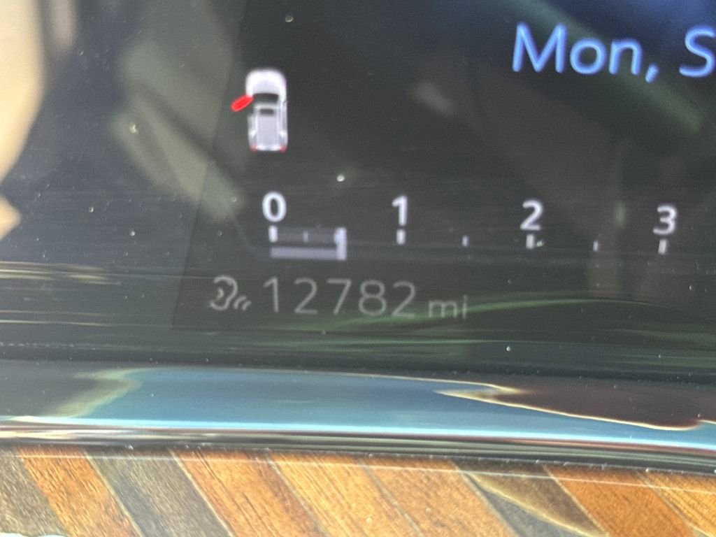 Used 2024 Cadillac Escalade Sport Platinum w/ LPO, ONYX Package image 25