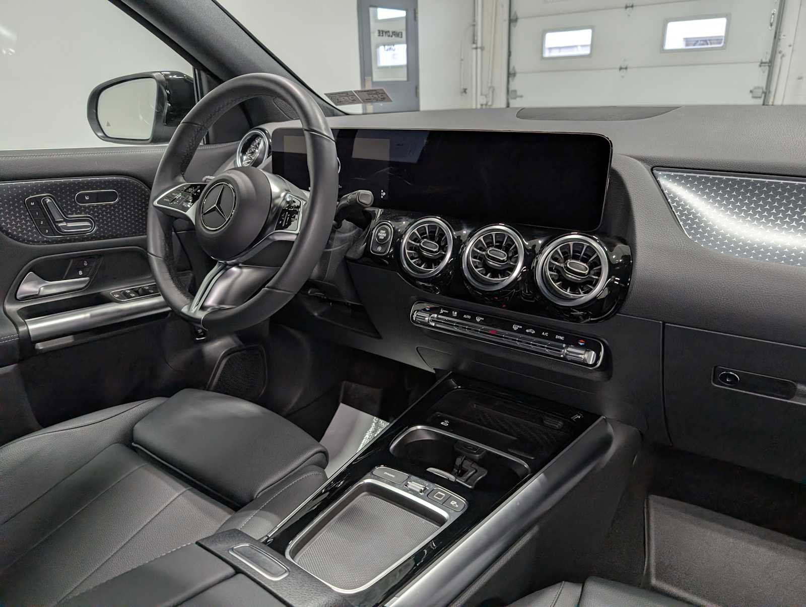 Certified 2025 Mercedes-Benz GLA 250 4MATIC image 39