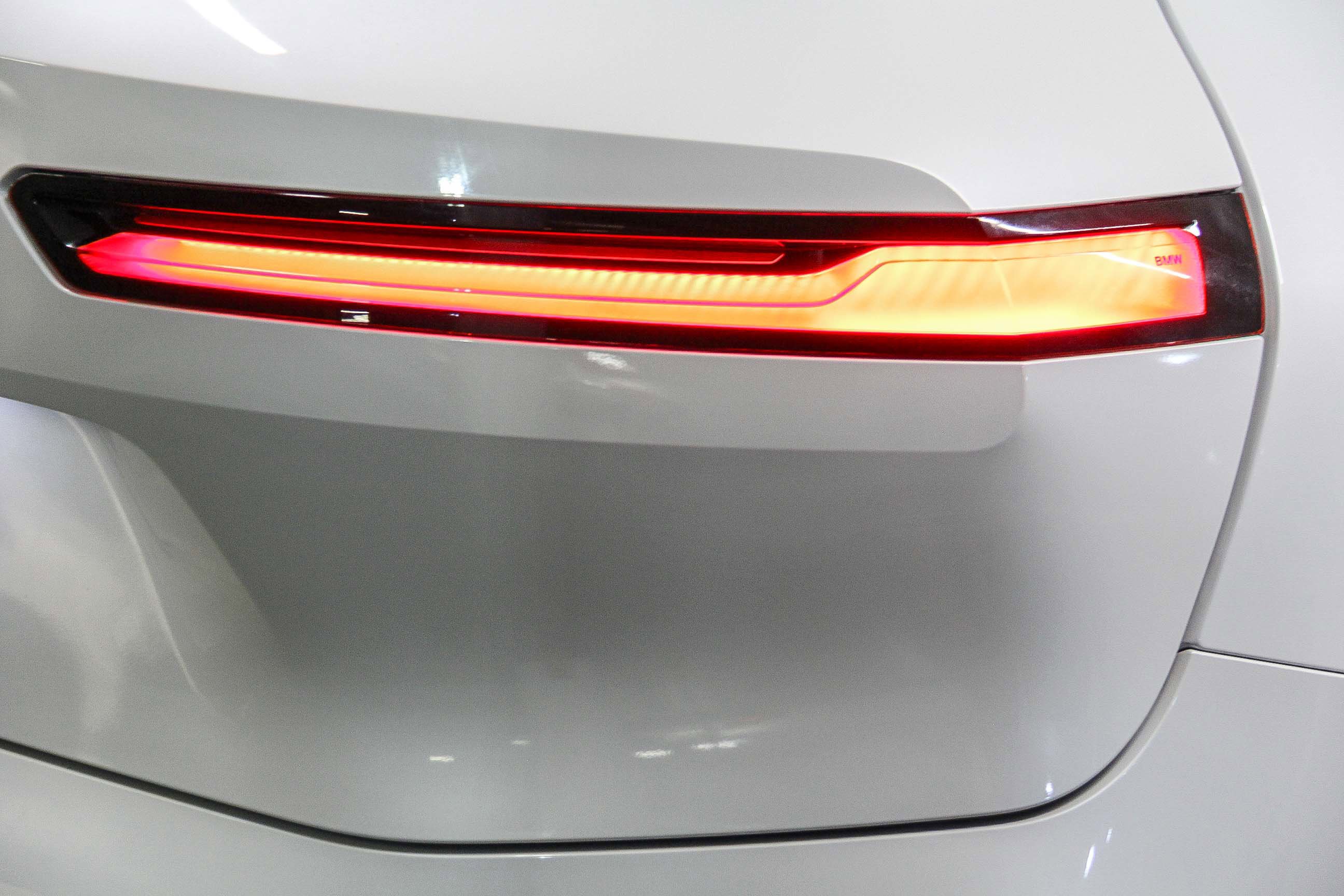 Used 2026 BMW iX xDrive45 w/ Premium Package image 7