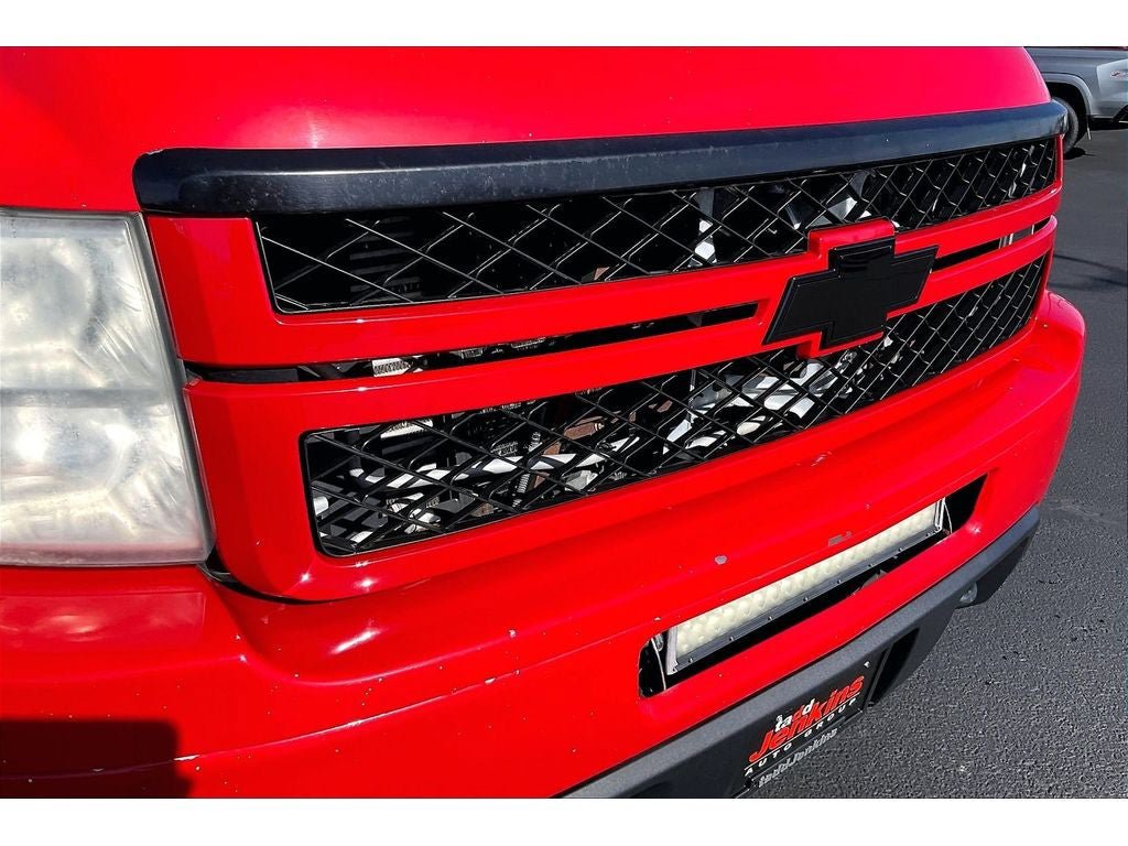 Used 2011 Chevrolet Silverado 2500 LT AWD/4WD image 31