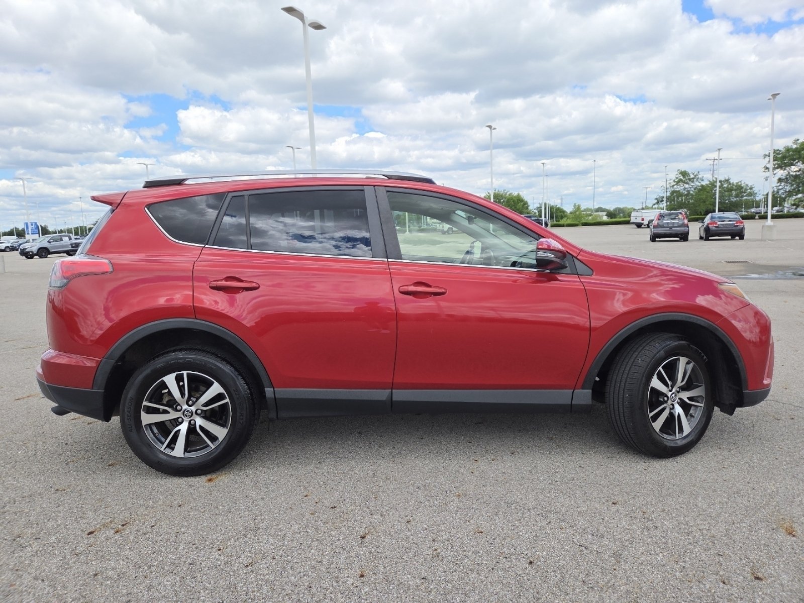Used 2017 Toyota RAV4 XLE w/ All Weather Liner Package AWD/4WD image 21