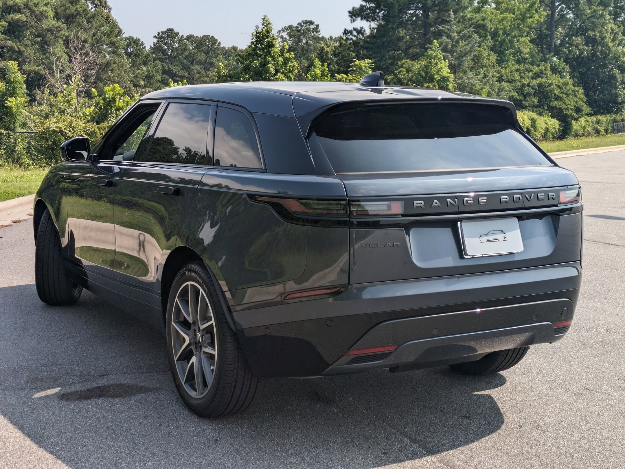 New 2026 Land Rover Range Rover Velar Dynamic SE image 8