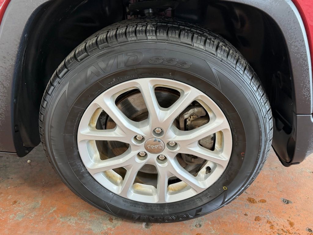 Used 2016 Jeep Cherokee Latitude w/ Cold Weather Group image 8