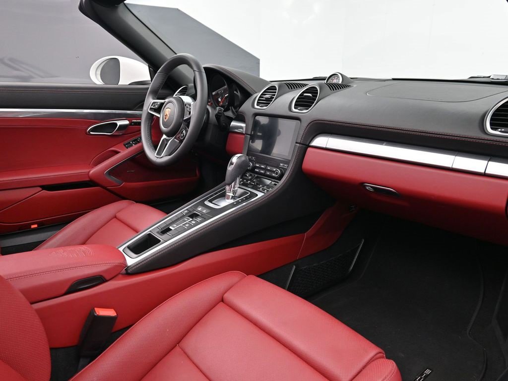 Used 2024 Porsche 718 Boxster image 11
