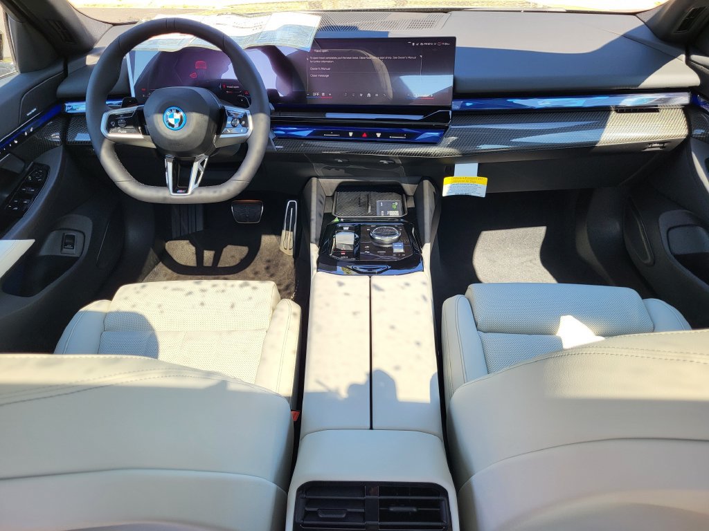 New 2027 BMW 550e xDrive w/ Premium Package AWD/4WD image 23