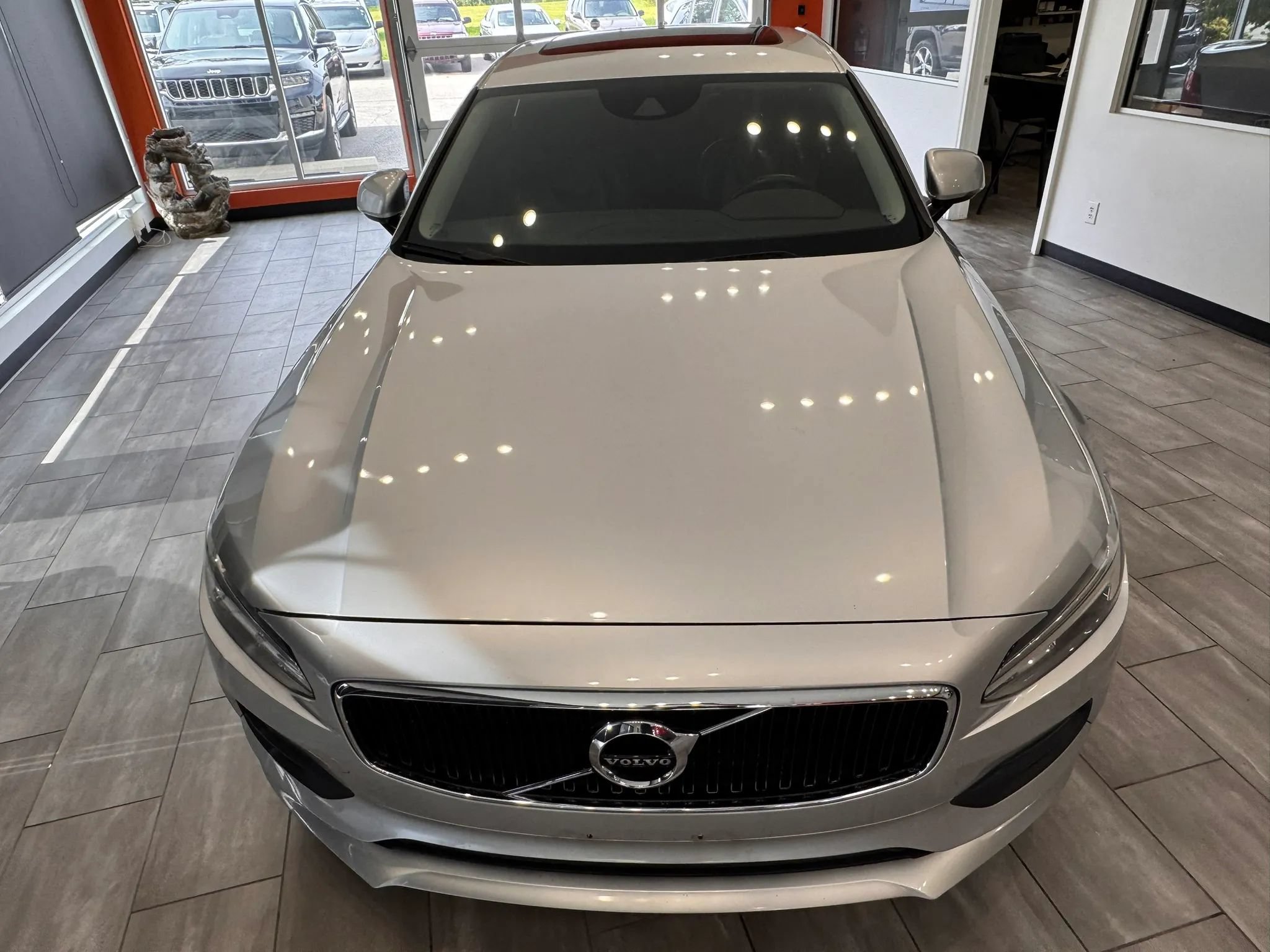 Used 2019 Volvo S90 T5 Momentum FWD image 10