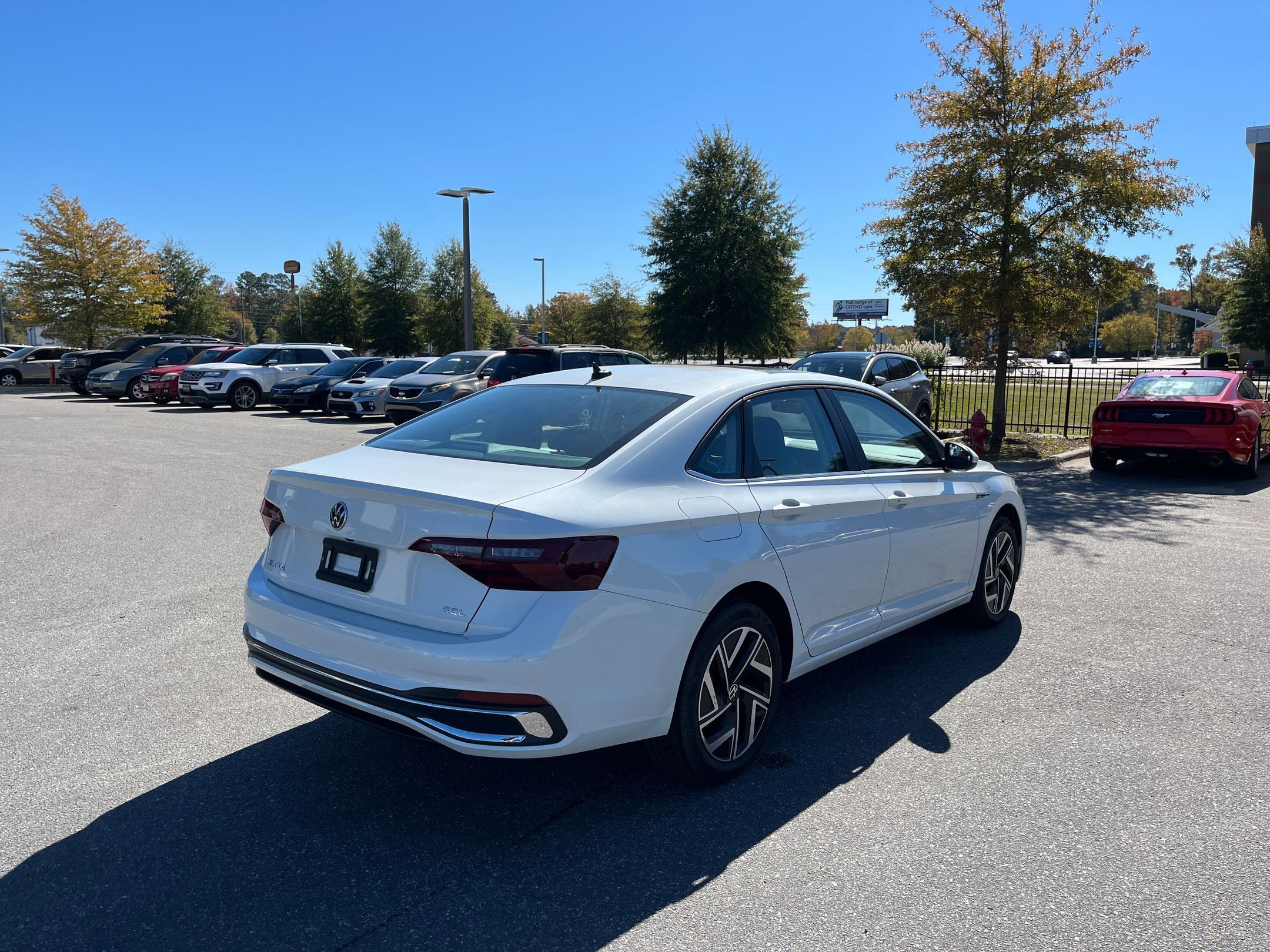 Used 2024 Volkswagen Jetta SEL image 9