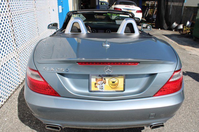 Used 2013 Mercedes-Benz SLK 250 image 9