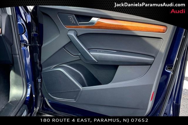 Used 2023 Audi Q5 2.0T Premium w/ Convenience Package image 16