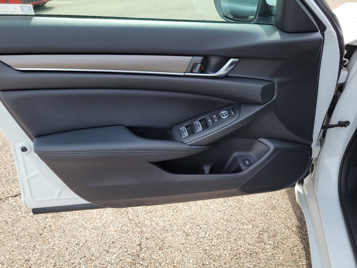 Certified 2018 Honda Accord LX image 18
