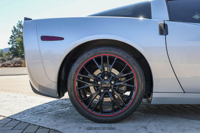 Used 2010 Chevrolet Corvette Coupe w/ 1LT image 10