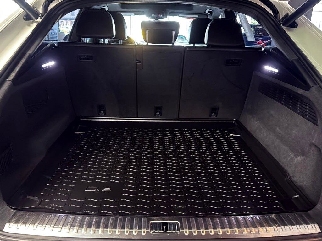 Used 2019 Audi Q8 Prestige image 19