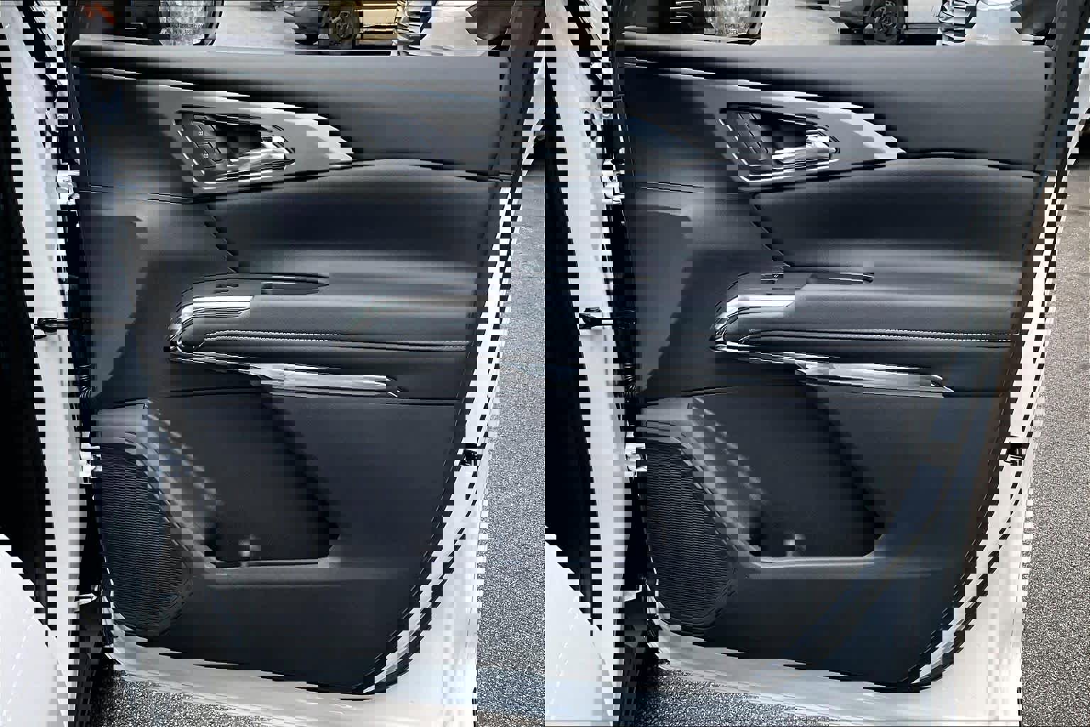 Used 2026 Chevrolet Traverse LT w/ Driver Confidence Package FWD image 22