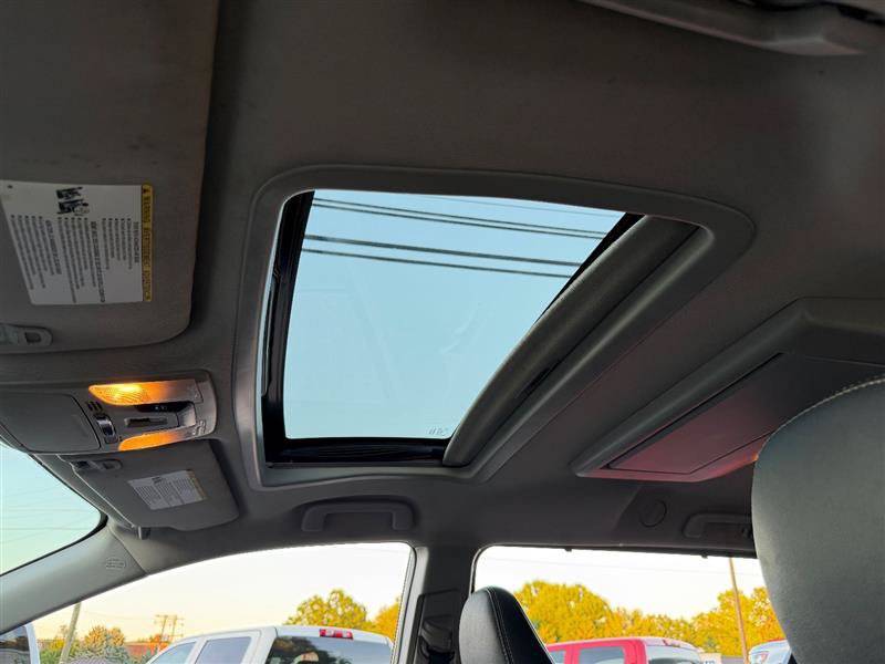 Used 2018 Toyota Sienna SE Premium w/ Carpet Mat Package FWD image 22
