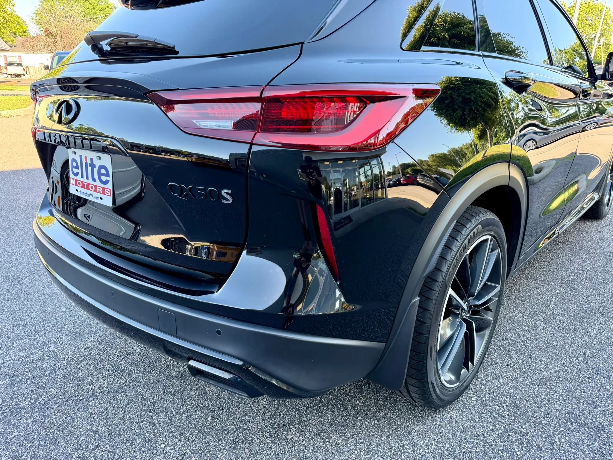Used 2023 INFINITI QX50 Sport AWD/4WD image 15