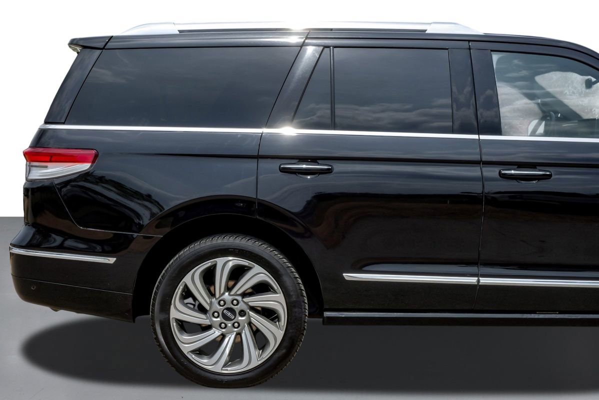 Used 2024 Lincoln Navigator Reserve AWD/4WD image 6