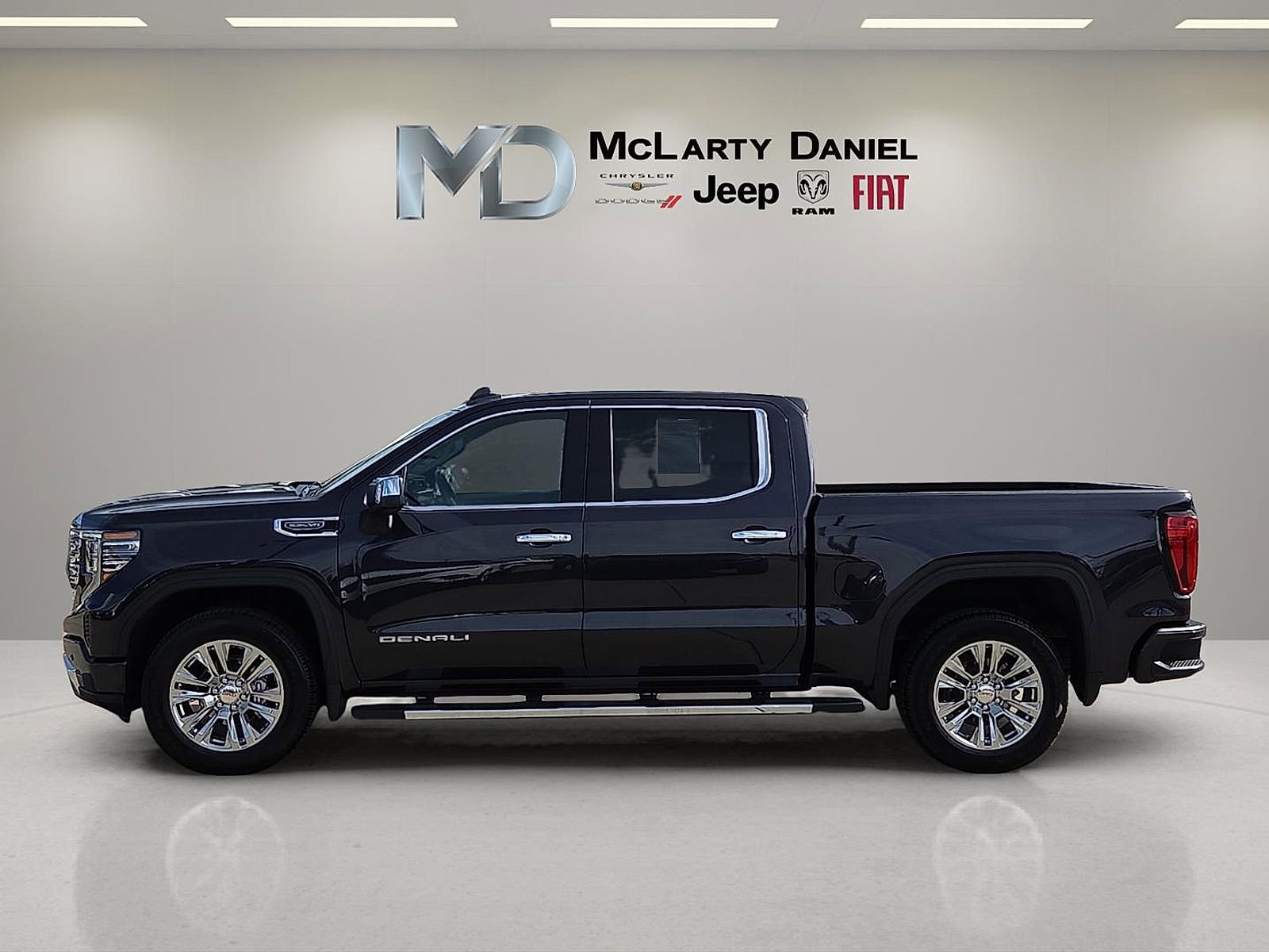 Used 2025 GMC Sierra 1500 Denali w/ Technology Package image 3