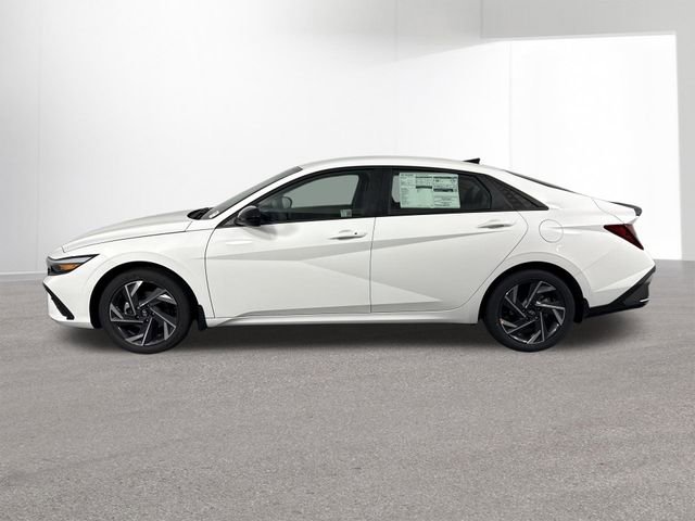 Used 2025 Hyundai Elantra Sport FWD image 14