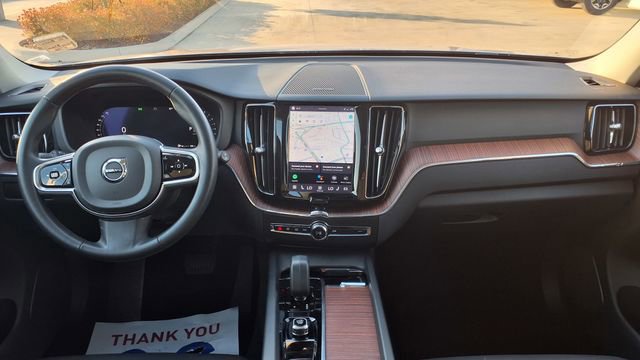 Used 2024 Volvo XC60 B5 Plus image 22