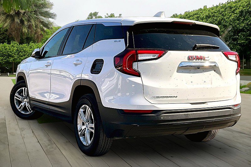 Used 2024 GMC Terrain SLE image 22