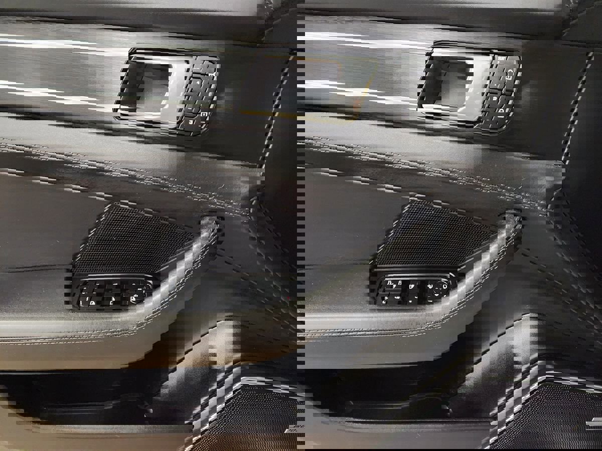 Used 2023 Porsche Panamera image 41