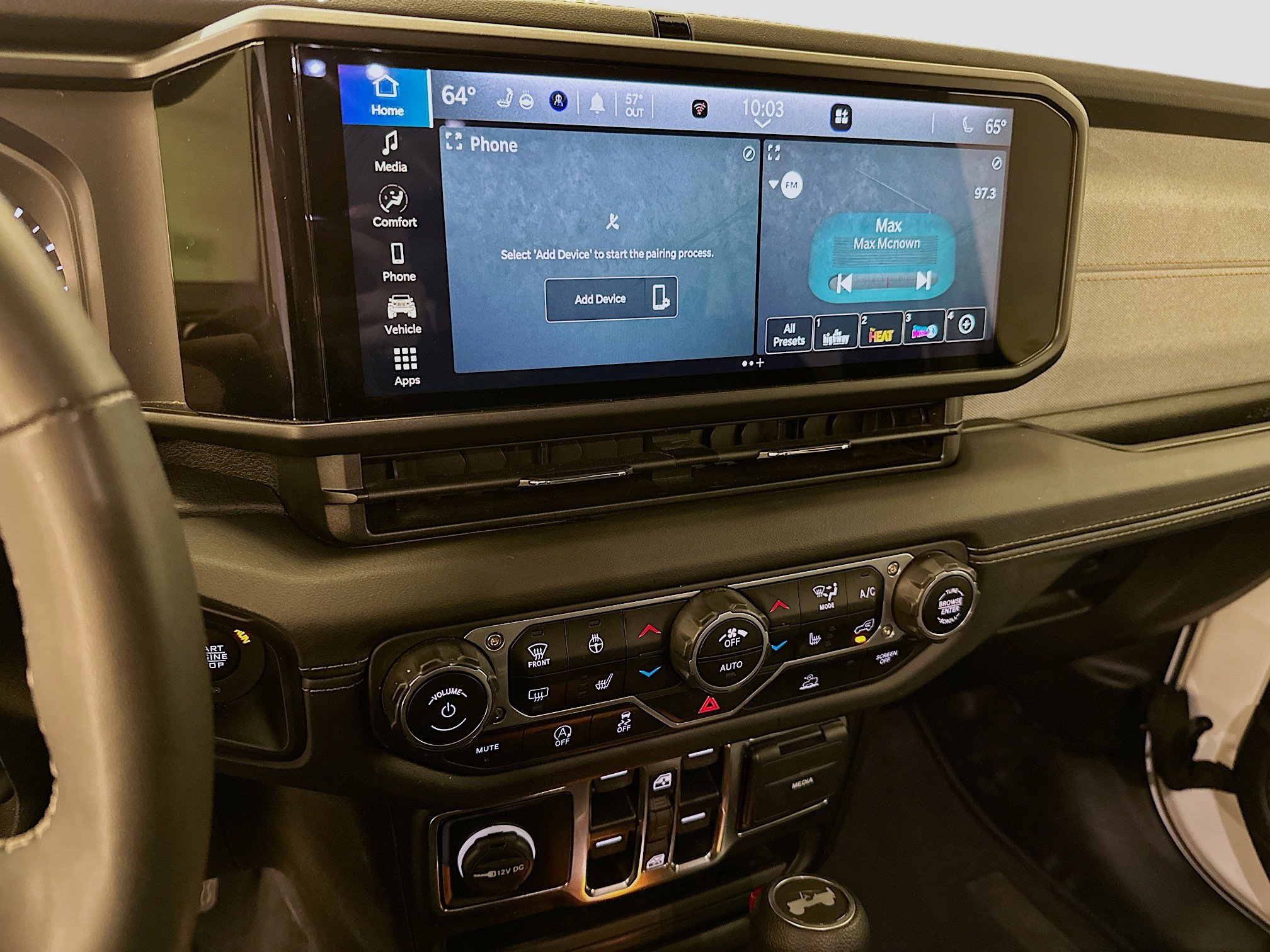 Used 2025 Jeep Wrangler Unlimited Sahara AWD/4WD image 25