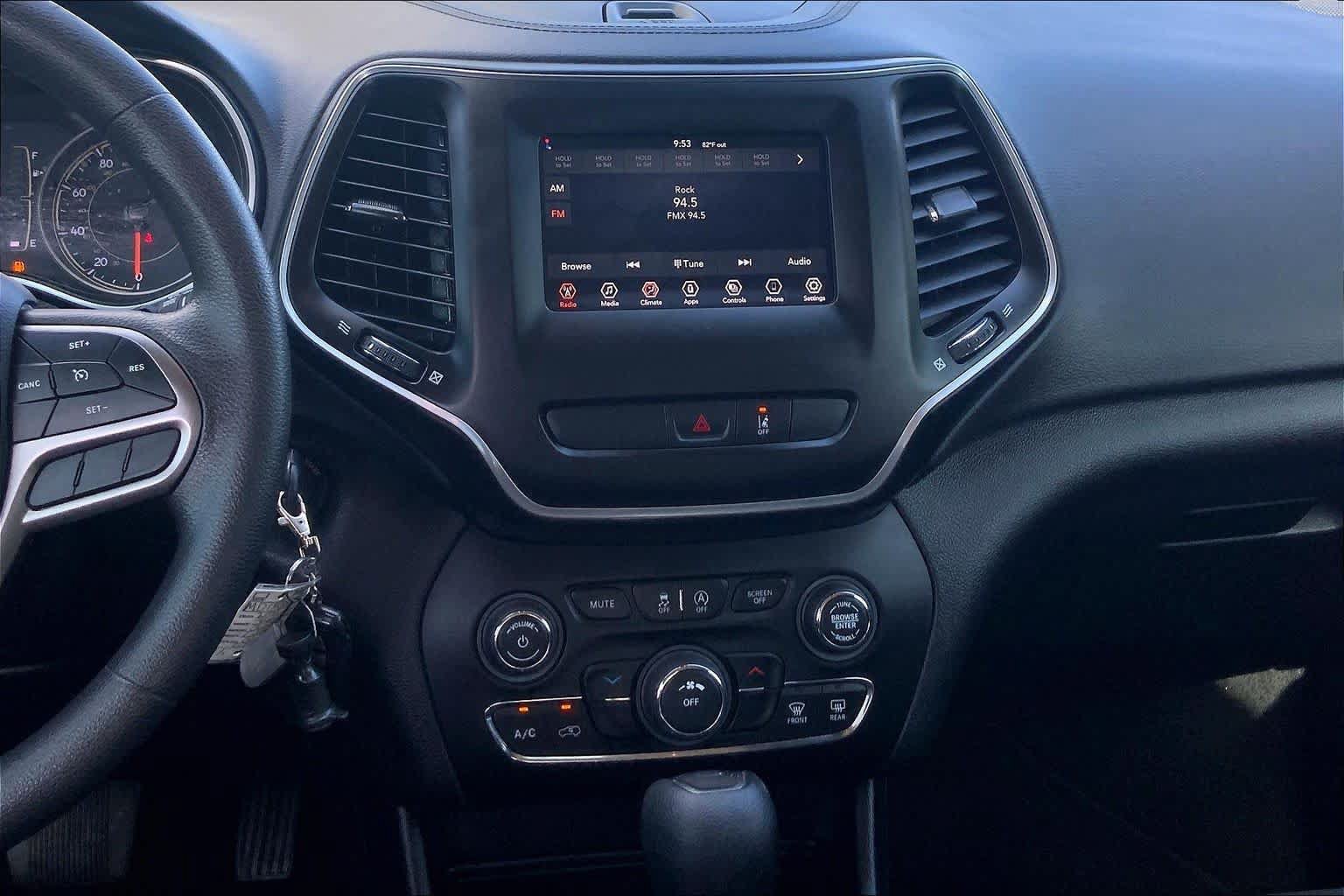 Used 2021 Jeep Cherokee Latitude FWD image 7
