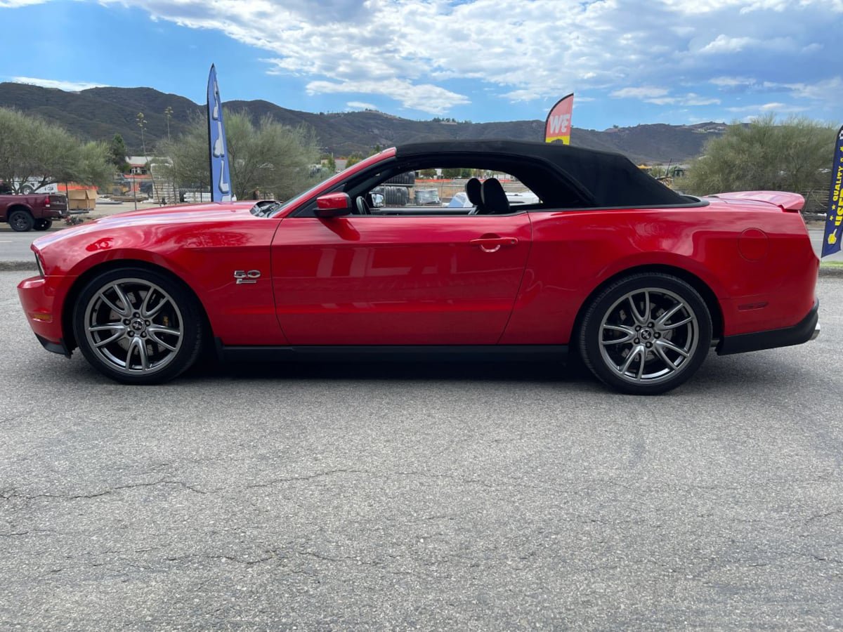 Used 2011 Ford Mustang GT Premium w/ Electronics Pkg RWD image 33