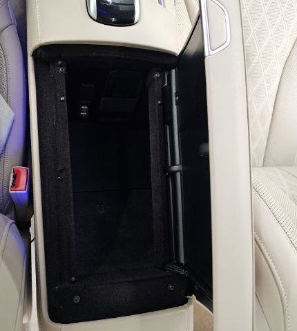 Used 2017 Mercedes-Benz S 550 4MATIC Sedan w/ Premium Package image 19