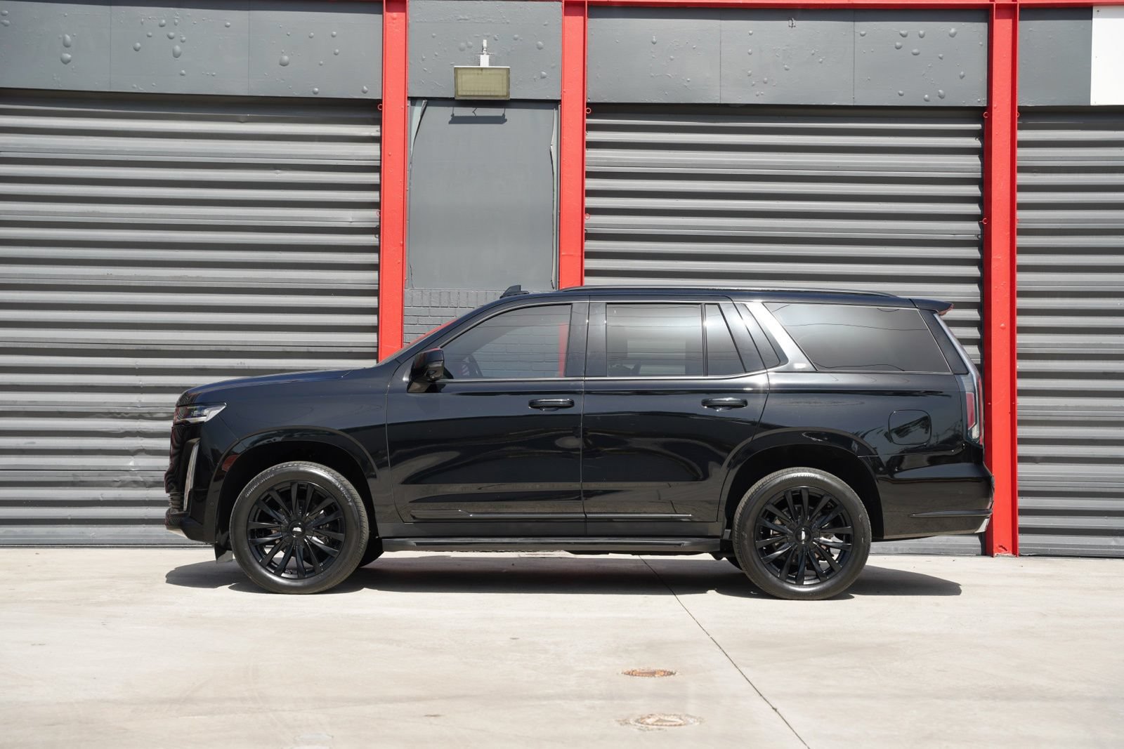 Used 2023 Cadillac Escalade Premium Luxury RWD image 6