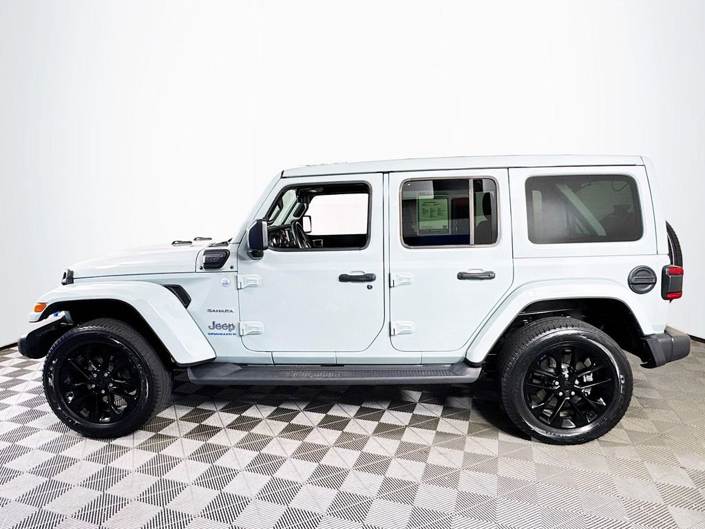 Used 2023 Jeep Wrangler Unlimited Sahara w/ Cold Weather Group image 4
