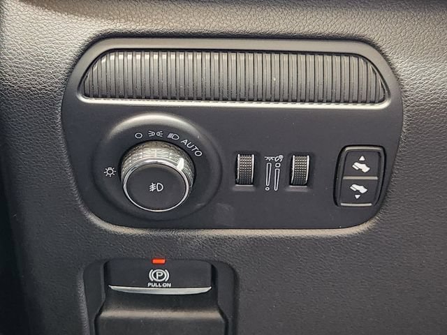 Certified 2024 Jeep Wagoneer Series II w/ Flexible Seating Group RWD image 19
