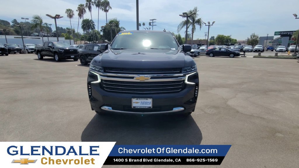 Used 2022 Chevrolet Suburban LT RWD image 3