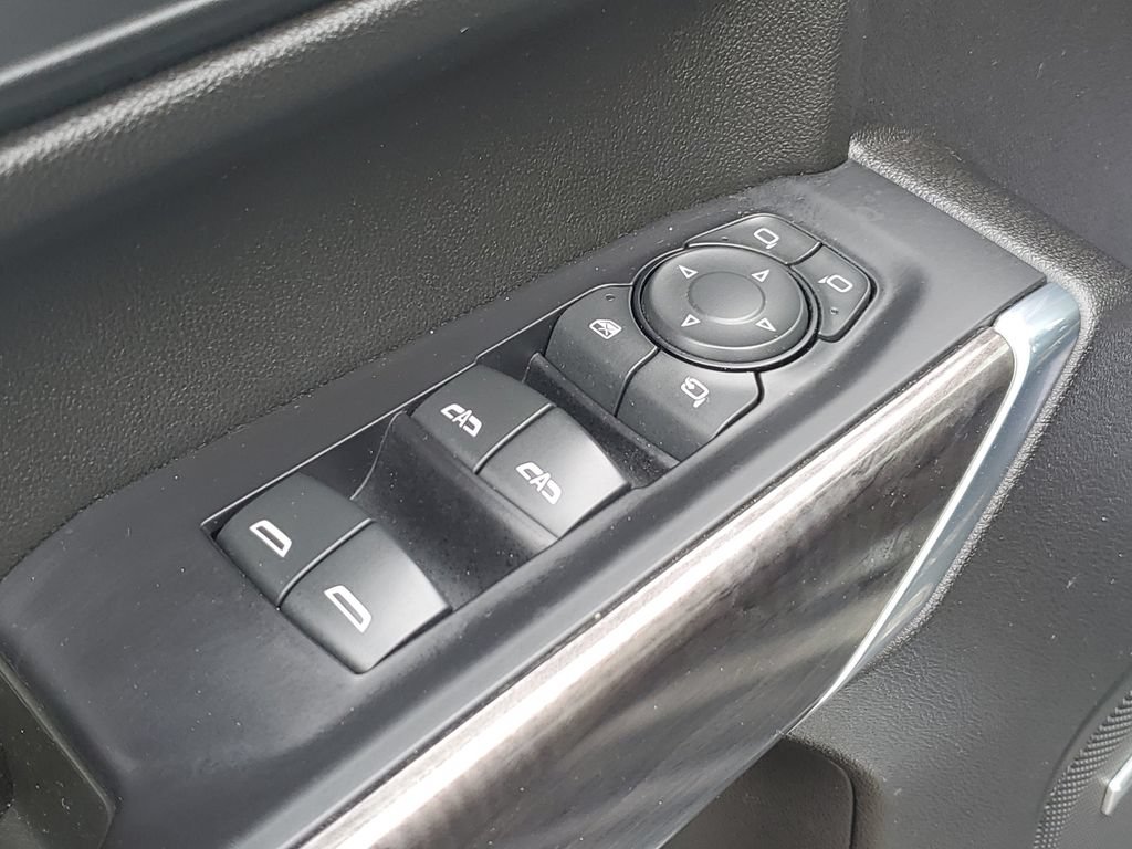 Used 2021 Chevrolet Silverado 1500 LTZ w/ Technology Package AWD/4WD image 31