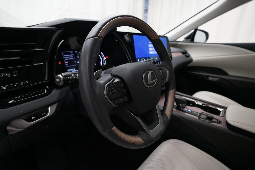 Used 2023 Lexus RX 350 Premium w/ Accessory Package AWD/4WD image 8