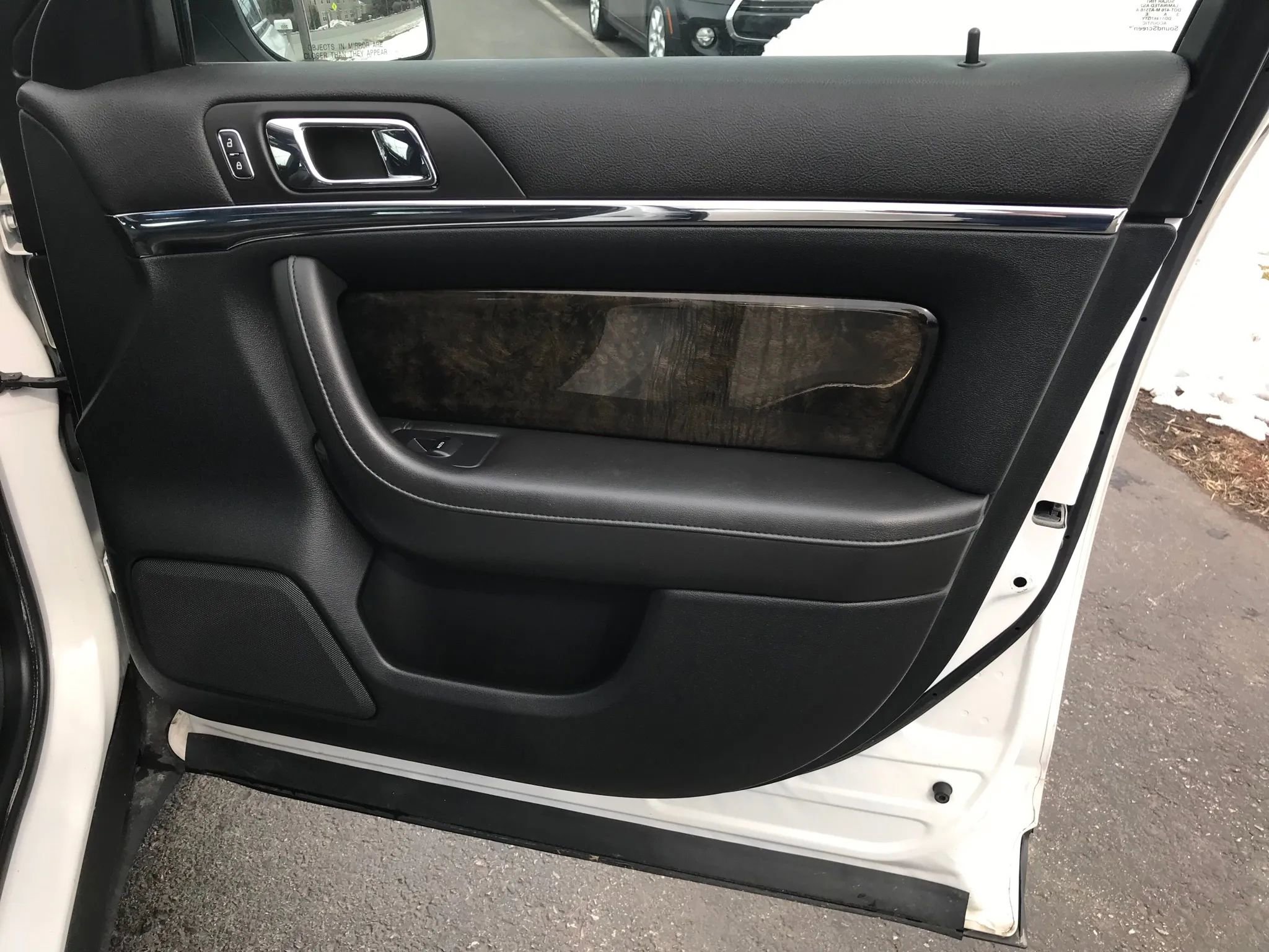 Used 2014 Lincoln MKS Sedan 4D w/ Equipment Group 101A image 51