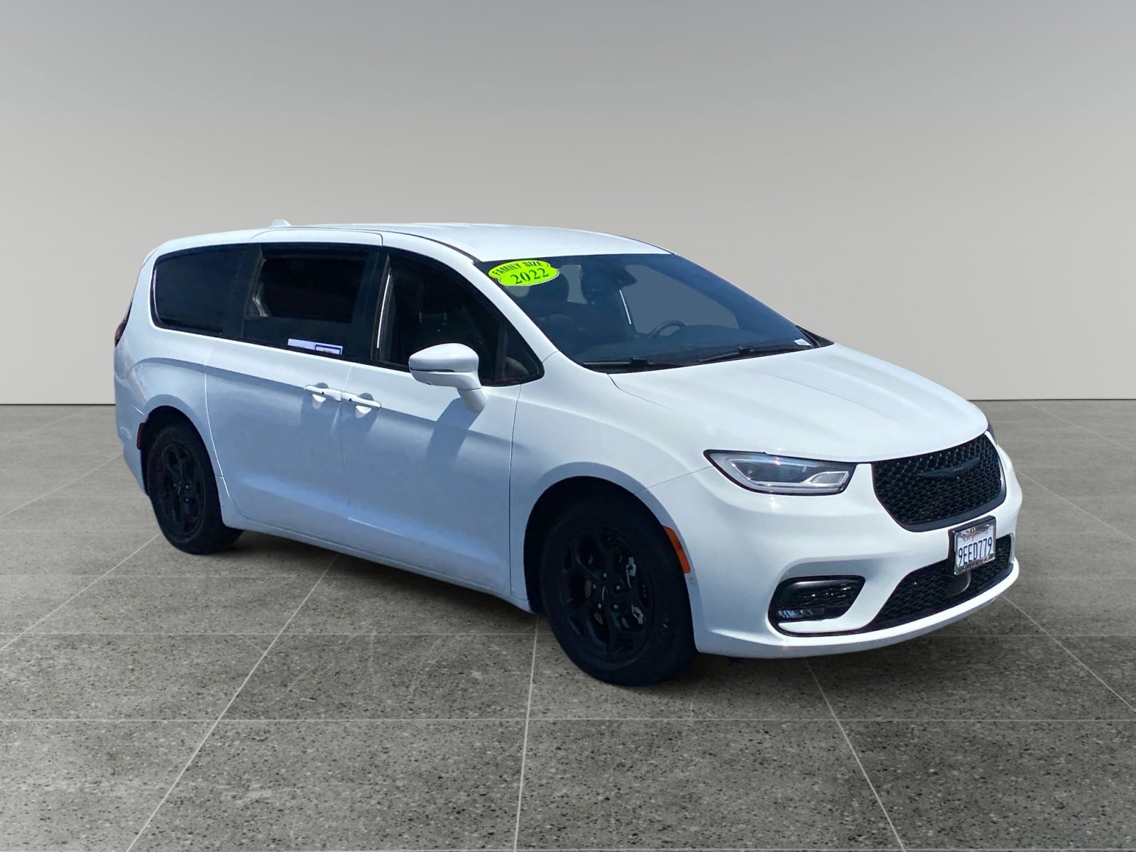Used 2022 Chrysler Pacifica Touring-L w/ Uconnect Theater Family Group FWD image 7