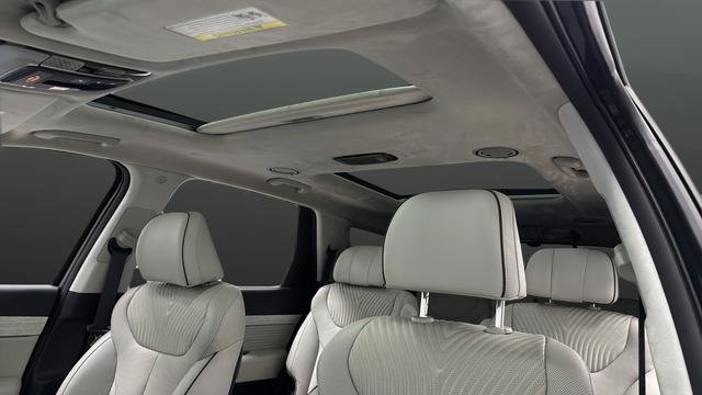 Used 2025 Hyundai Palisade Calligraphy image 12
