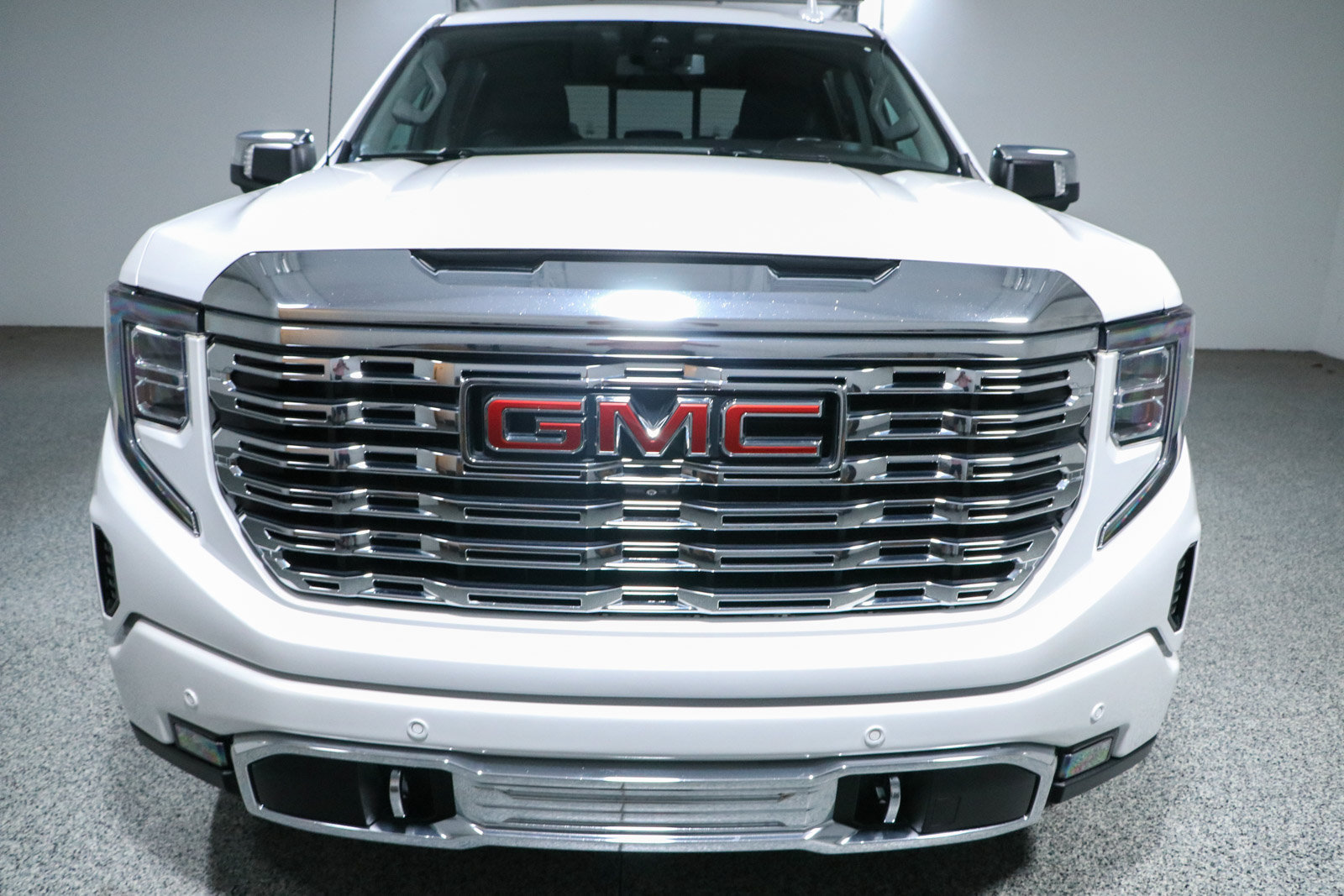 Used 2023 GMC Sierra 1500 Denali AWD/4WD image 4
