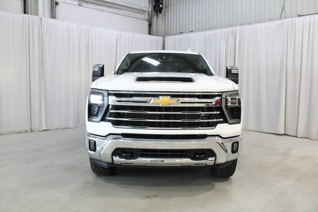 Used 2024 Chevrolet Silverado 2500 LTZ AWD/4WD image 38