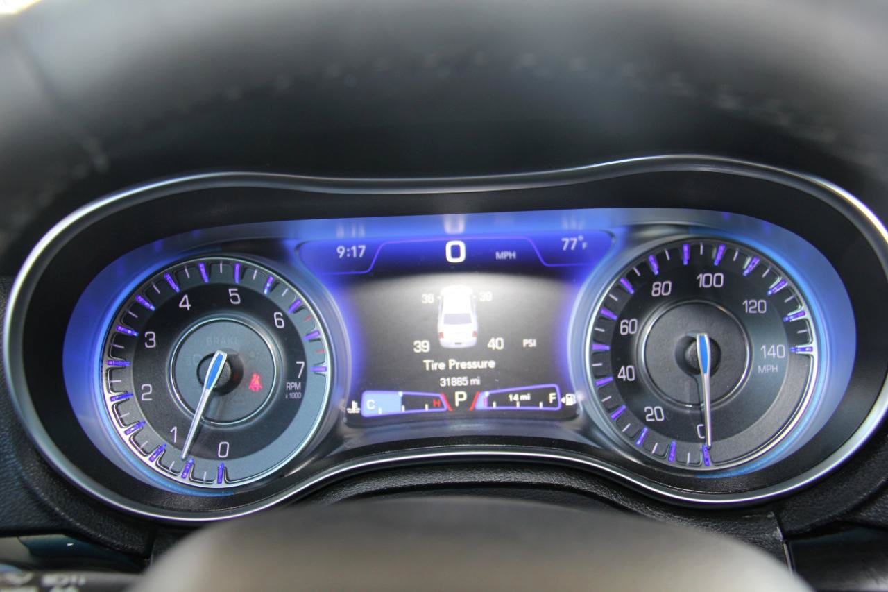 Used 2023 Chrysler 300 Touring w/ Sport Appearance Package RWD image 13