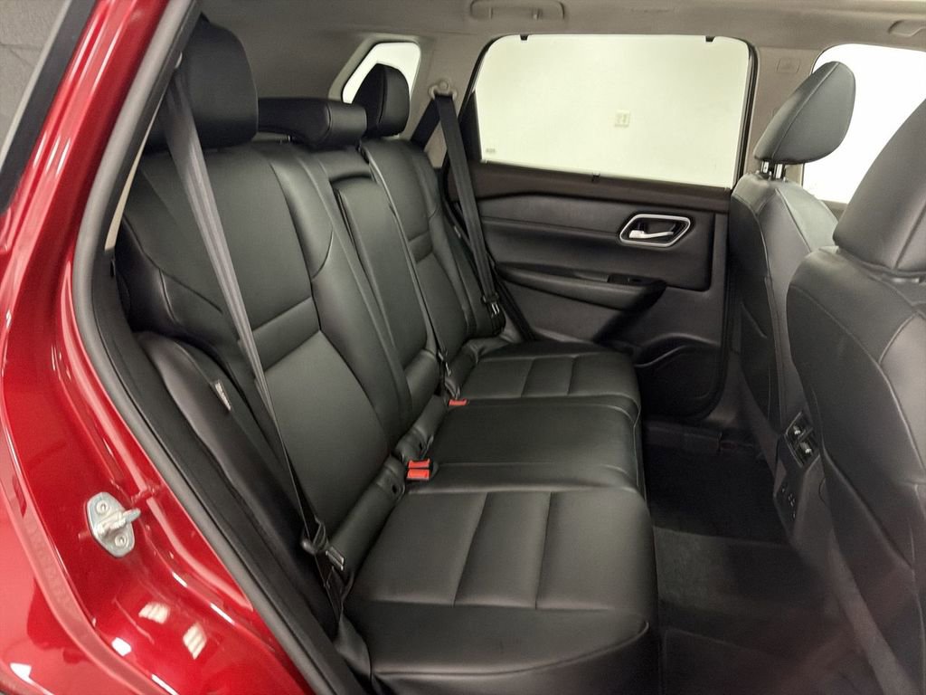 Used 2021 Nissan Rogue SV AWD/4WD image 23