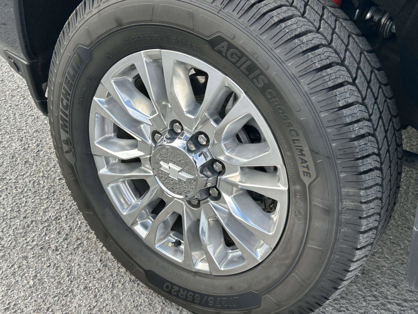 Used 2020 Chevrolet Silverado 2500 High Country w/ Z71 Off-Road Package image 9