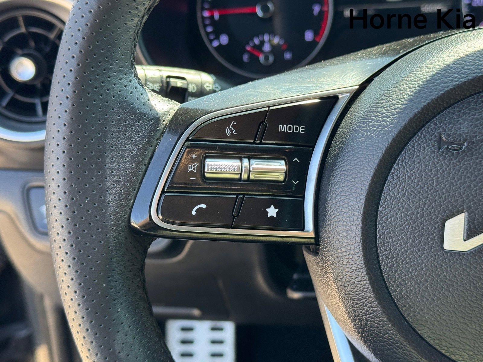 Certified 2024 Kia Forte GT-Line image 18