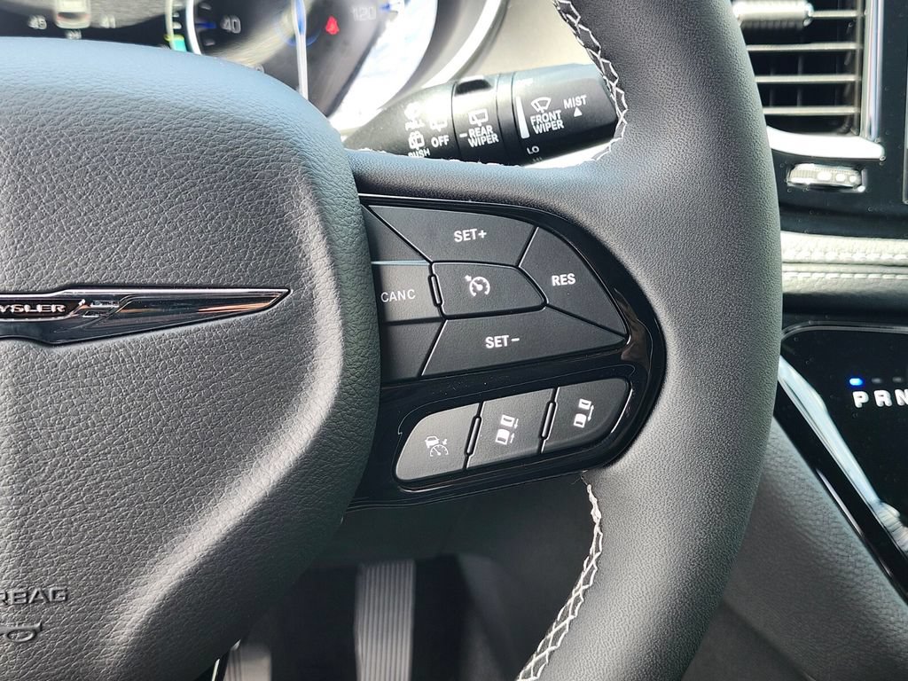 New 2026 Chrysler Pacifica Select w/ S Appearance Package AWD/4WD image 31