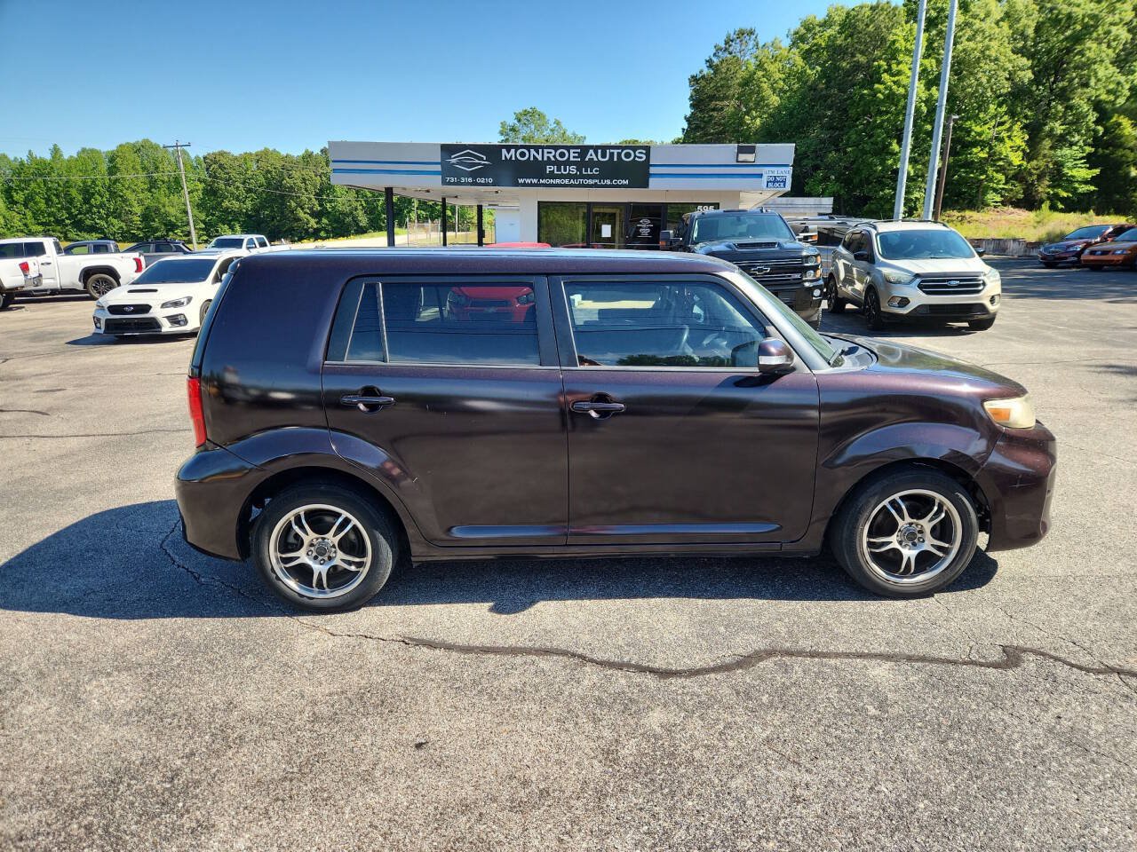 Used 2011 Scion xB FWD image 1
