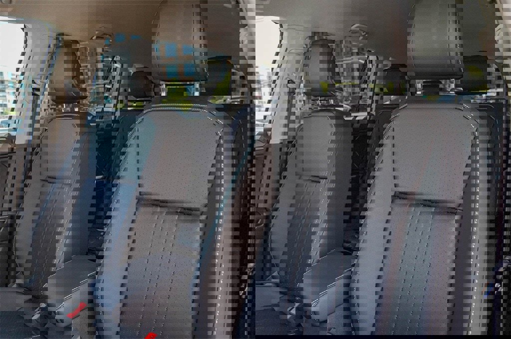 New 2024 Volkswagen Tiguan SE image 12