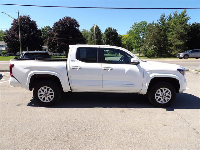 Used 2024 Toyota Tacoma SR5 AWD/4WD image 6