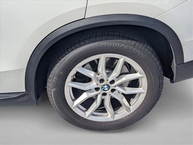 Used 2021 BMW X5 xDrive40i w/ Premium Package image 21