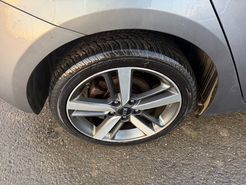 Used 2017 Kia Forte EX w/ EX Premium Tech Package image 17